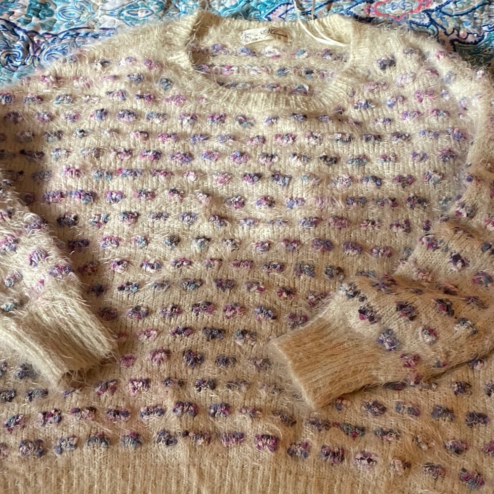 Mizumi Cream and Purple Knit Sweater